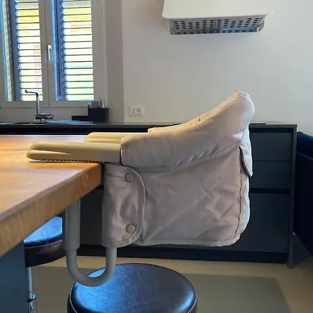 Kurt's Kitchen, Stylish With Terrace 아파트